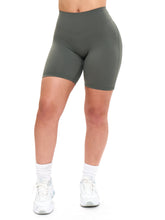 Short Aggressive Scrunch - Shadow Sage