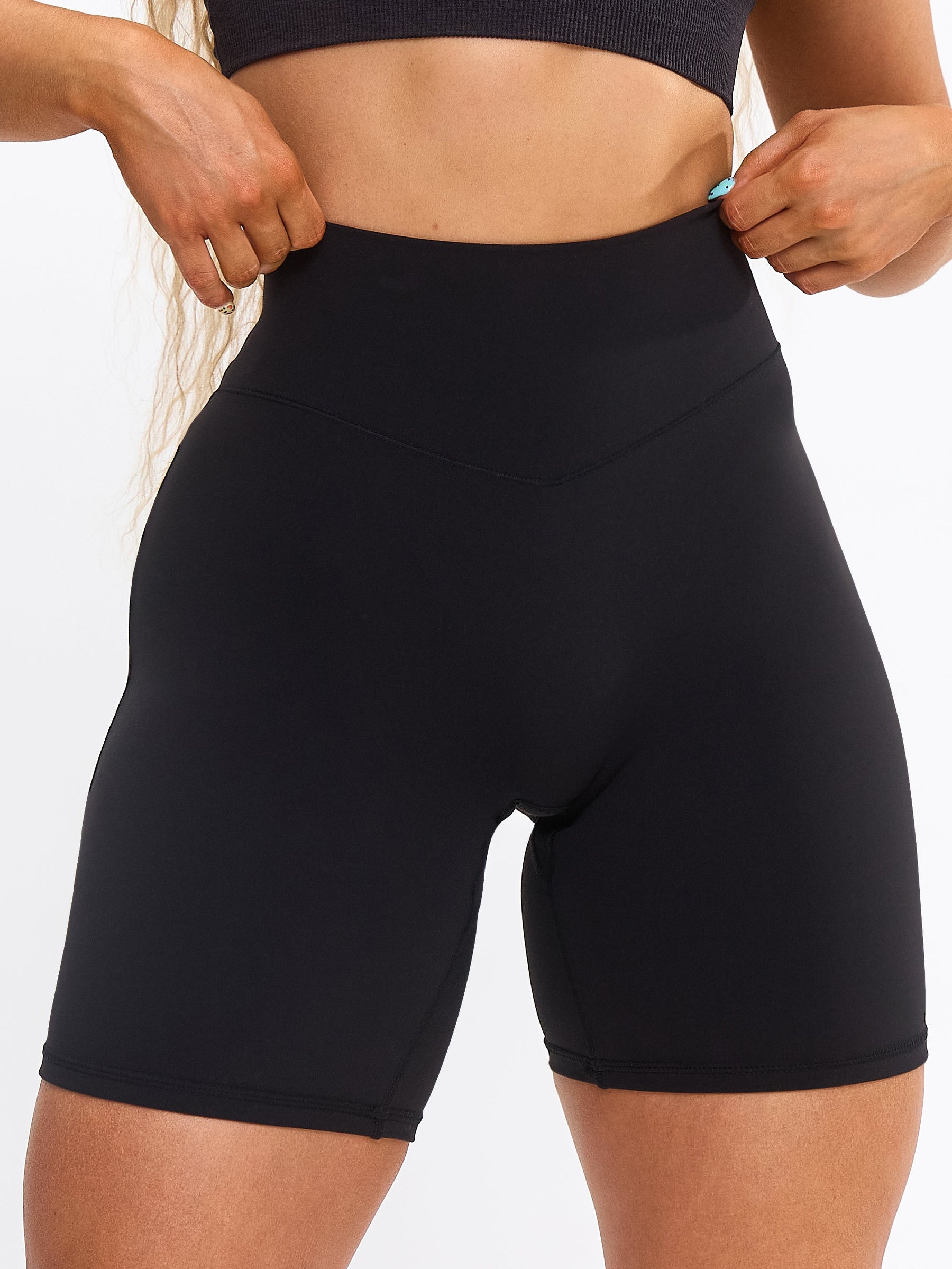 Short Aggressive Scrunch - Preto Ônix
