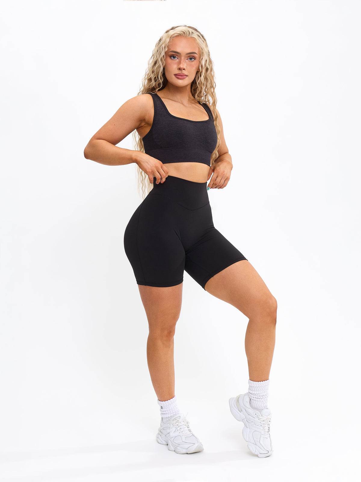 Short Aggressive Scrunch - Preto Ônix
