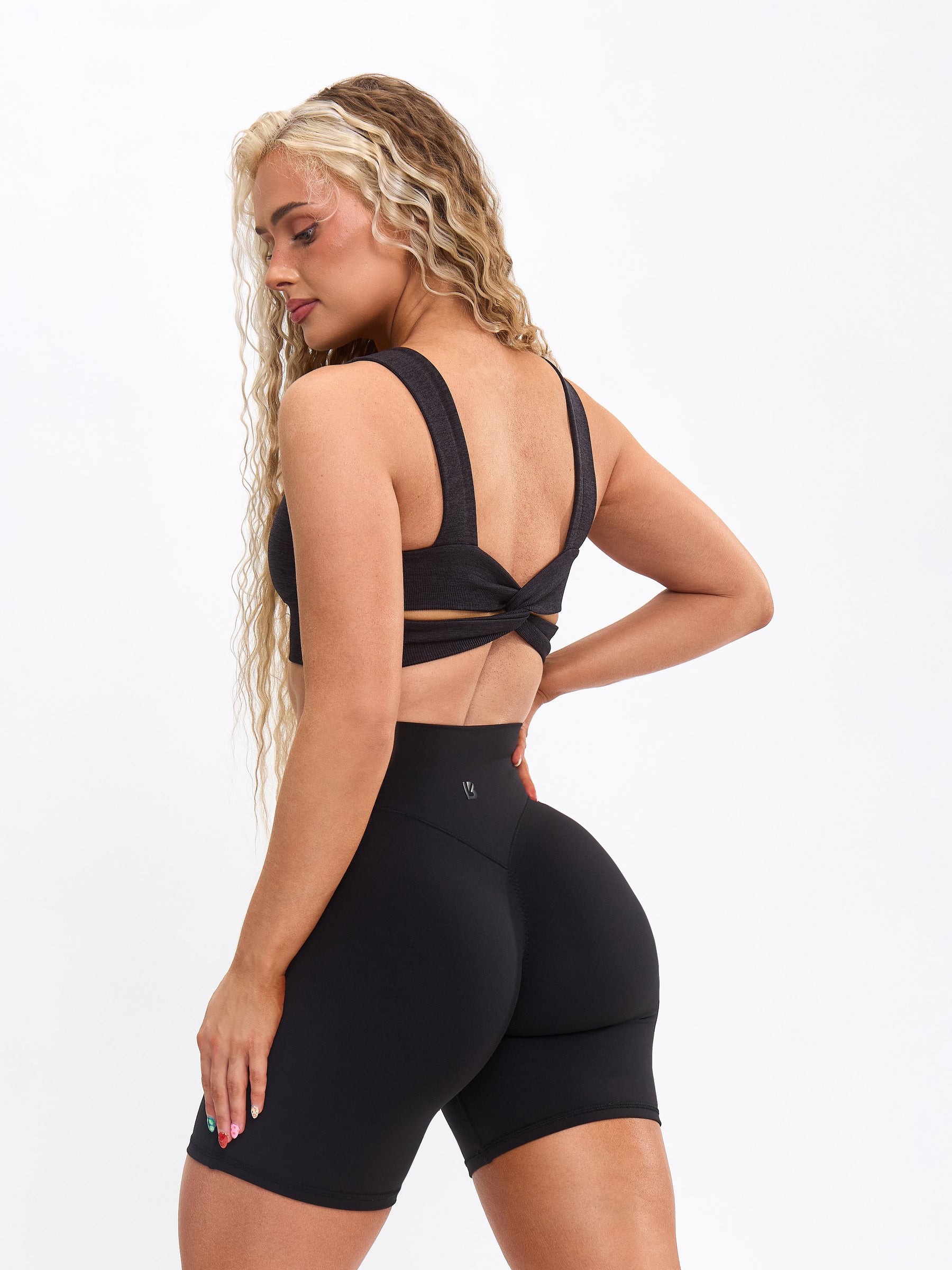 Short Aggressive Scrunch - Preto Ônix