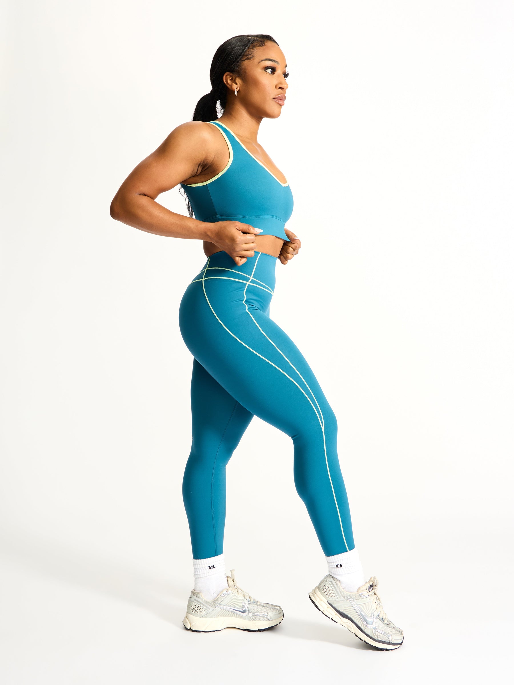 Airbrush Maraschino Sports Bra - Nile Multi